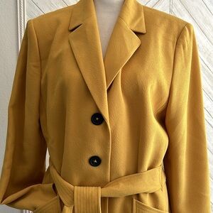 Le Suit Gold Blazer with Tailored Fit and Belt